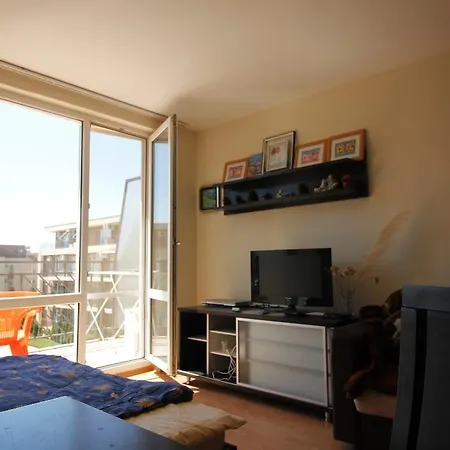 Apartment Holiday Fort Club Studio